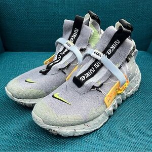 Men’s Nike Space Hippie 03 sneakers in the "Grey Volt" Size 9.5